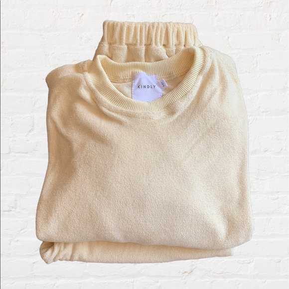 KINDLY THE LABEL Pale Yellow Terrycloth Matching Set - Picture 4 of 4